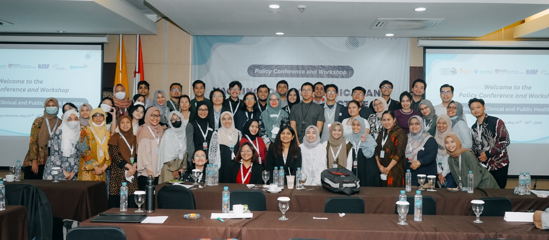 Group picture with all participants and speakers during the three day workshop